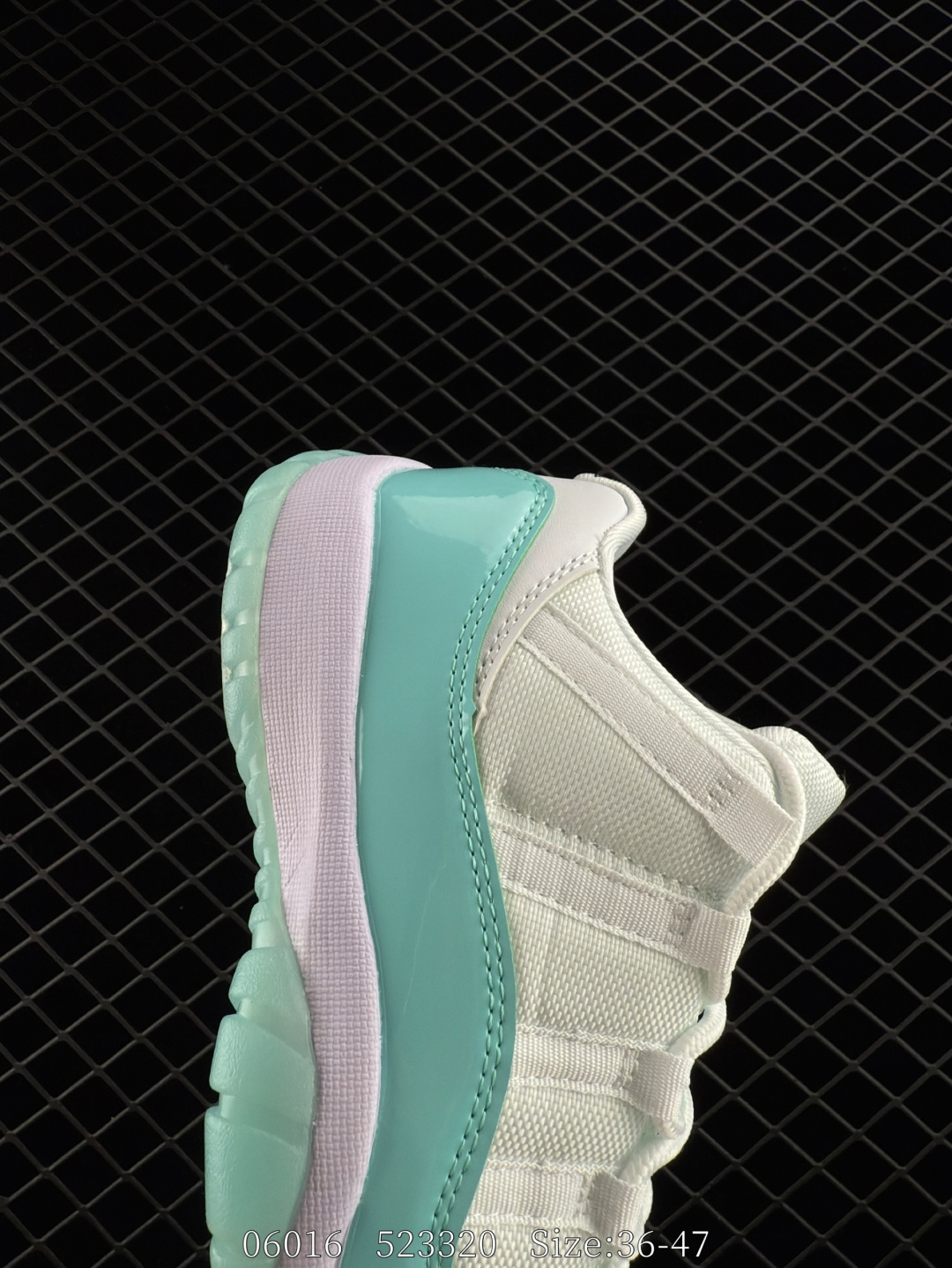 Nike Air Jordan 11 Retro Low